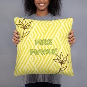 Mrs Mamie - Basic Pillow